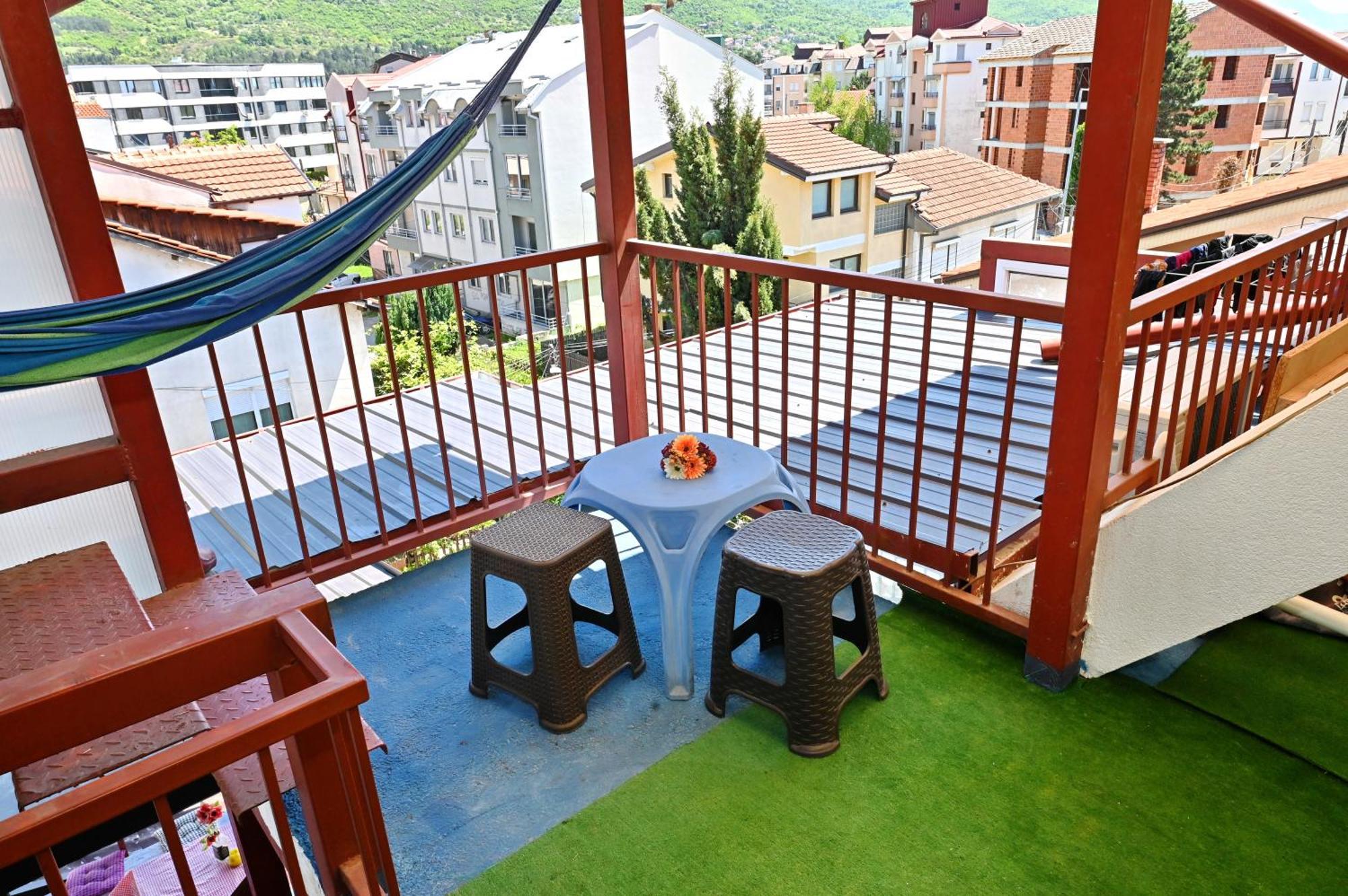 Blue Lake Hostel Охрид Экстерьер фото