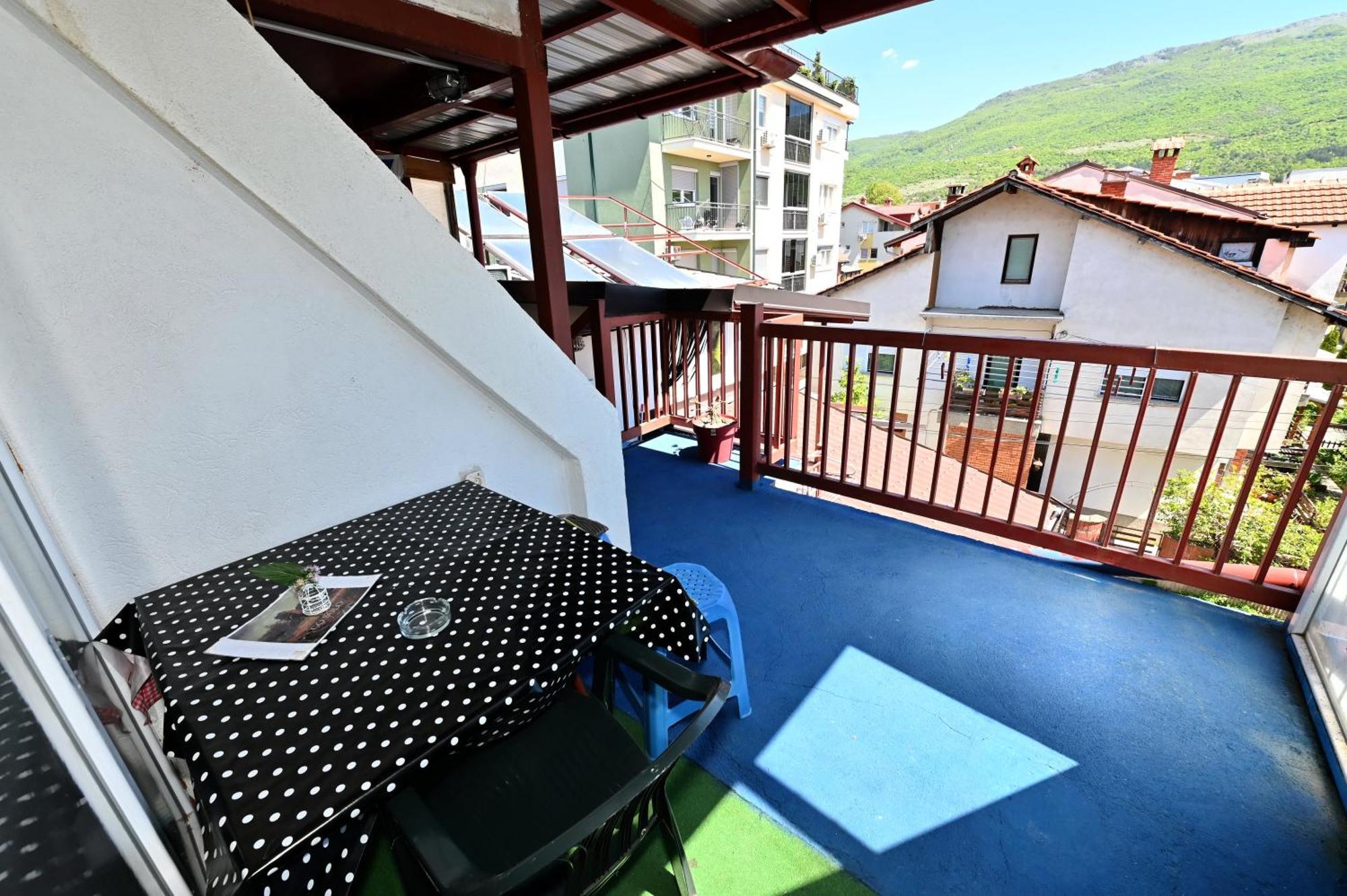Blue Lake Hostel Охрид Экстерьер фото
